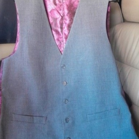 Brand new vest suit 100 pcs for 3$ each - Picture 2 of 2